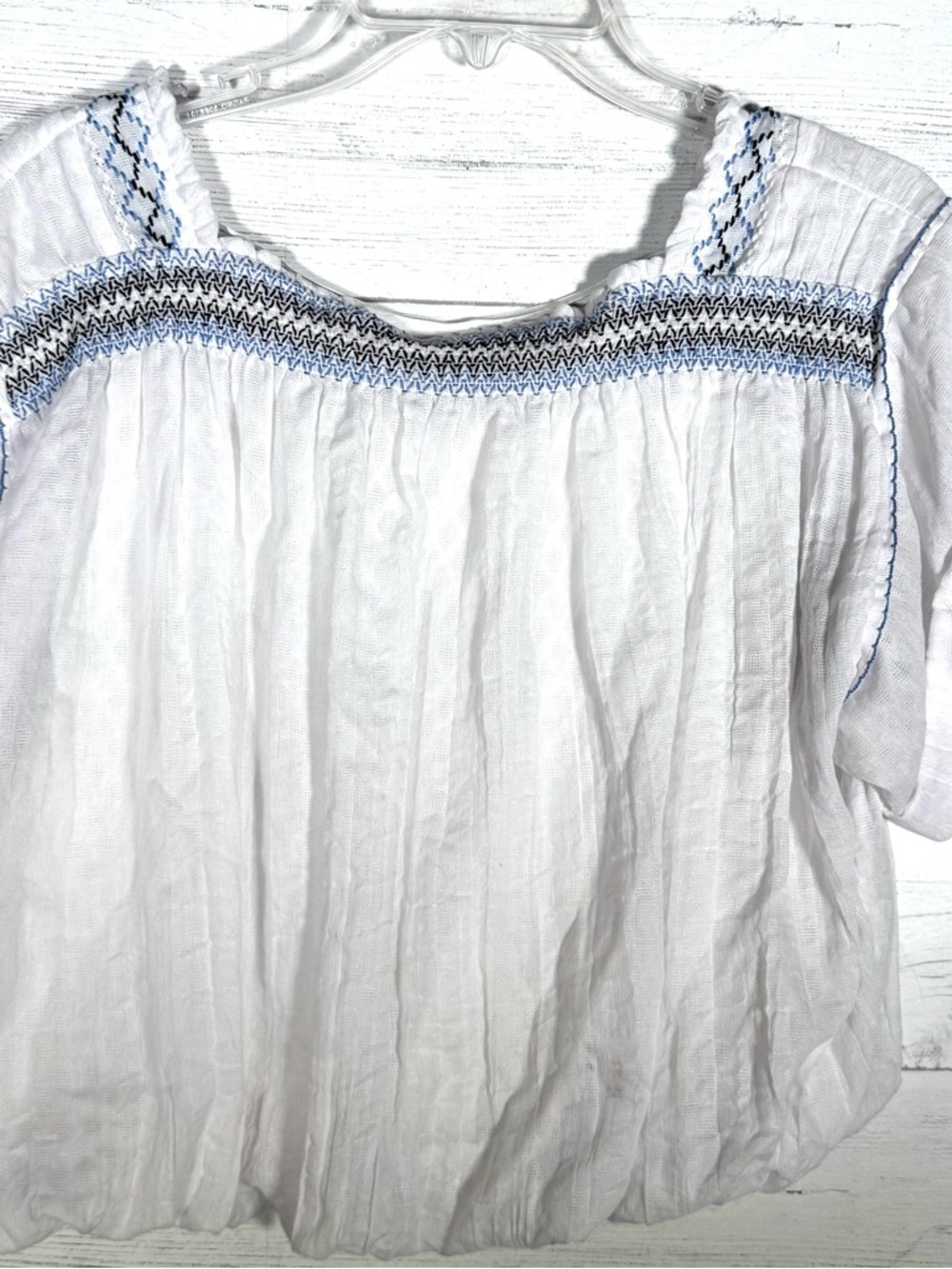 Free People Wandering Skies Crop Top Sz M White Blue  Embroidered Smocked - Picture 5 of 5